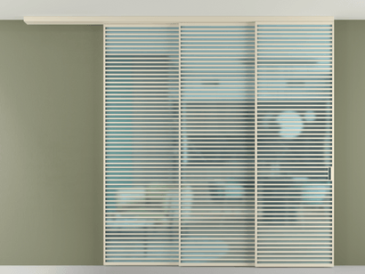 Алюминевая перегородка pv3_07_ Алюминий бежево-серый Сатинированное голубое стекло, триплекс, 6мм. Цвет Алюминий бежево-серый. Материал Алюминий в эмали. Коллекция Перегородка Formato вдоль стены на потолок телескопик синхро 3. Картинка.